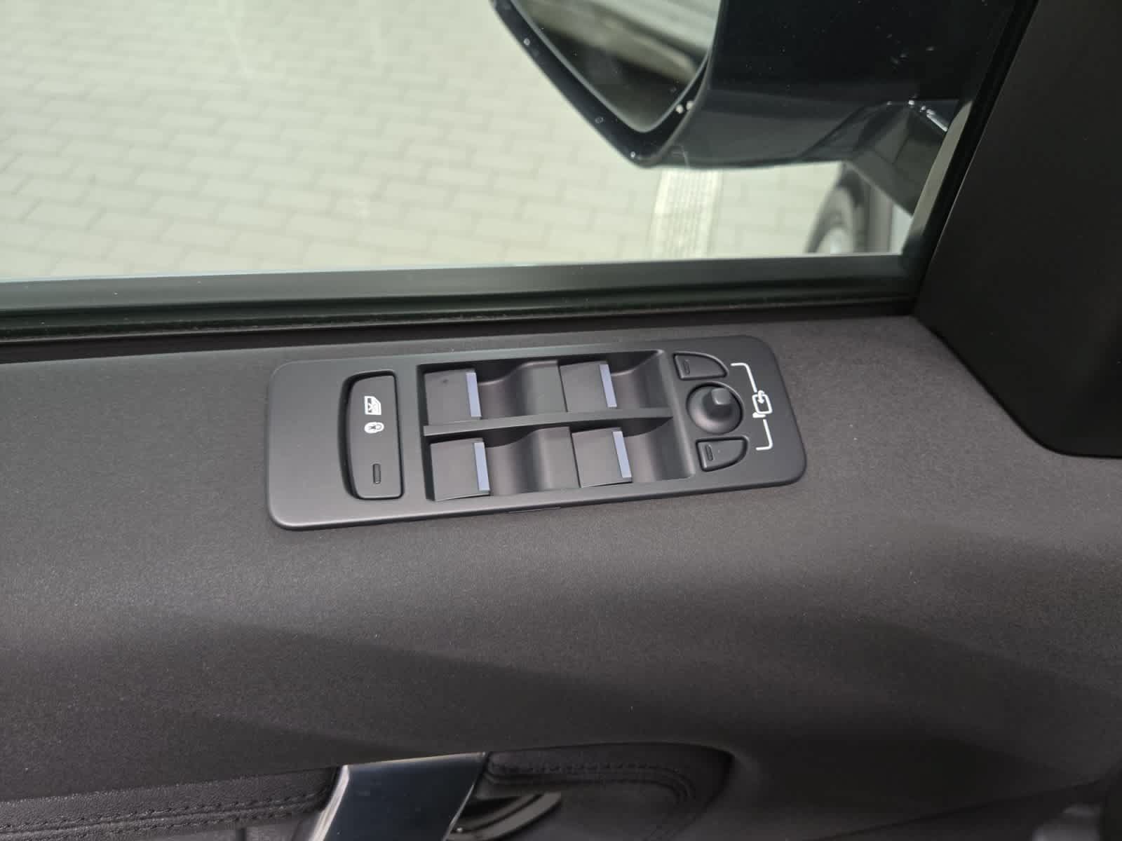 Used 2021 Land Rover Discovery Sport S AWD/4WD image 21
