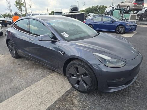 Used 2023 Tesla Model 3 Standard Range RWD image 3