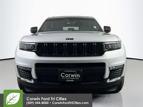 Used 2024 Jeep Grand Cherokee L Laredo AWD/4WD image 4