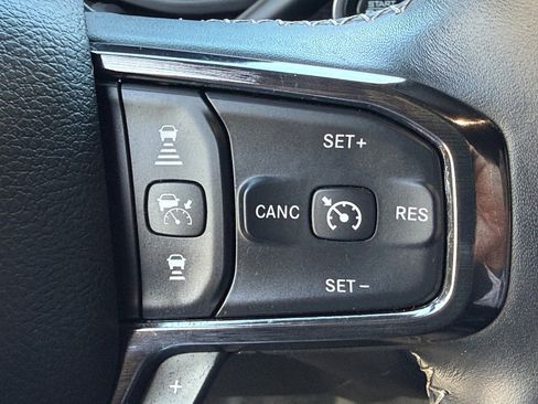 Used 2024 RAM 2500 Limited image 21