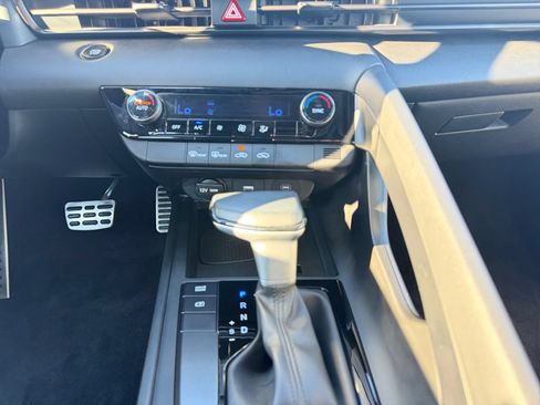Certified 2025 Hyundai Elantra Sport FWD image 11