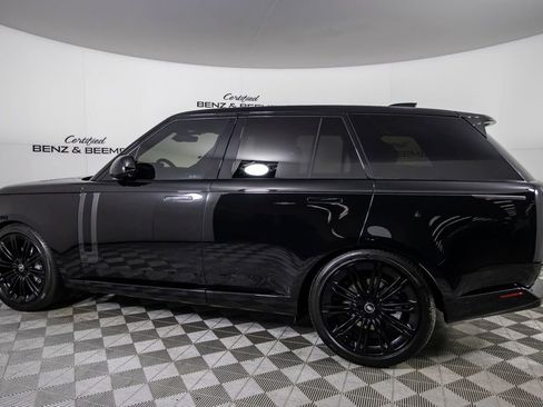 Used 2025 Land Rover Range Rover SE AWD/4WD image 11