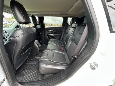 Used 2019 Jeep Cherokee Limited AWD/4WD image 27