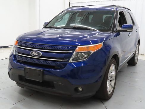 Used 2015 Ford Explorer Limited w/ Equipment Group 302A FWD image 8