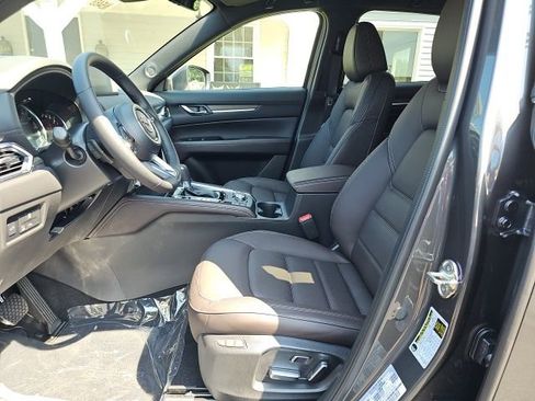 New 2025 MAZDA CX-5 Signature image 9