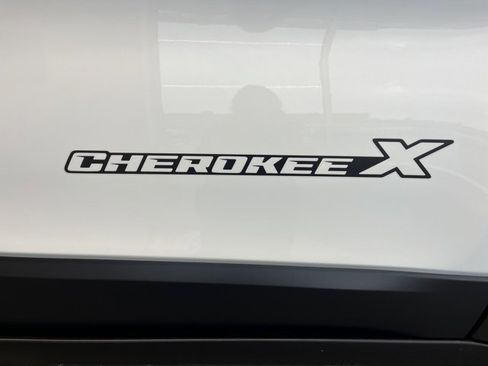 Used 2022 Jeep Cherokee Latitude image 8