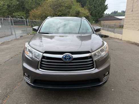 Used 2016 Toyota Highlander Limited Platinum AWD/4WD image 2