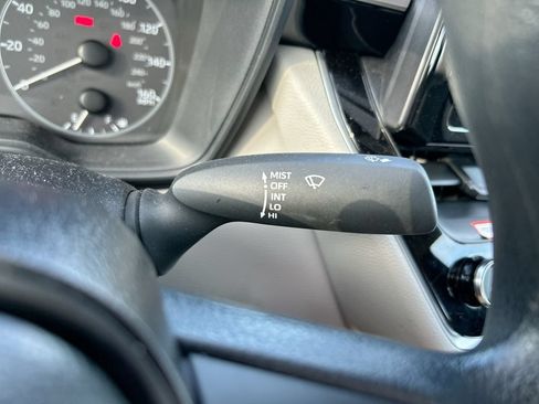 Used 2025 Toyota Corolla LE FWD image 18