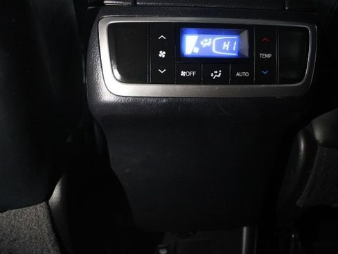 Used 2015 Toyota Highlander XLE image 24