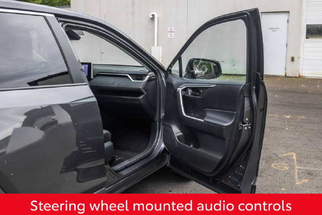 Used 2023 Toyota RAV4 LE AWD/4WD image 17