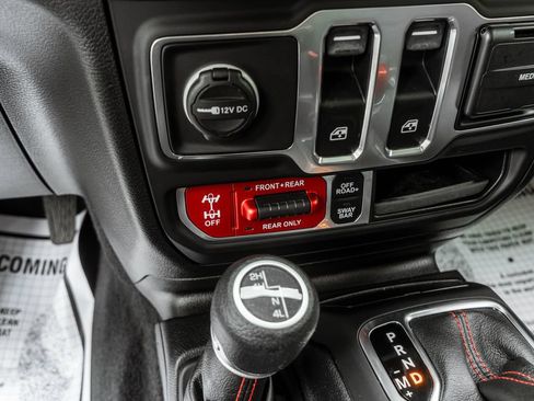 Used 2021 Jeep Wrangler Rubicon w/ Uconnect 4C Nav & Sound Group AWD/4WD image 21