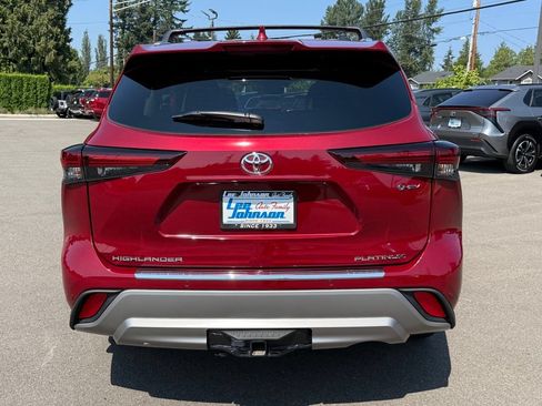 Used 2026 Toyota Highlander Platinum AWD/4WD image 4