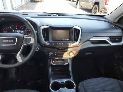 Used 2024 GMC Terrain SLE FWD image 13