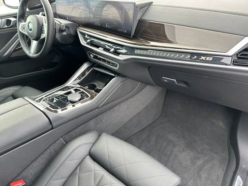 Used 2024 BMW X6 xDrive40i w/ Premium Package image 12