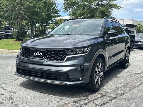 Certified 2022 Kia Sorento S w/ Panoramic Sunroof Package FWD image 2