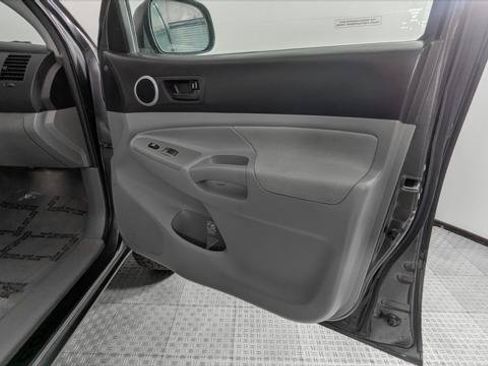 Used 2010 Toyota Tacoma 4x4 Access Cab V6 image 17
