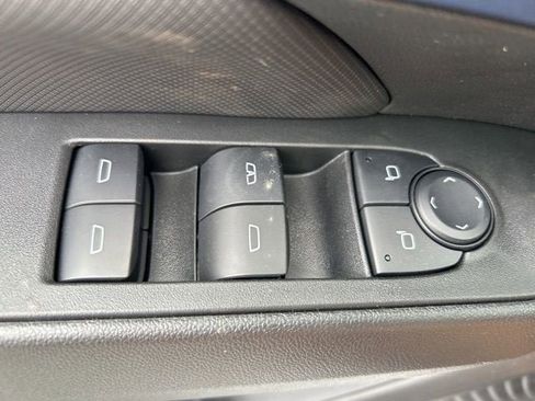 New 2025 Chevrolet Equinox EV LT image 22