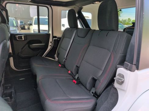 Used 2022 Jeep Wrangler Unlimited Rubicon w/ Dual Top Group AWD/4WD image 24
