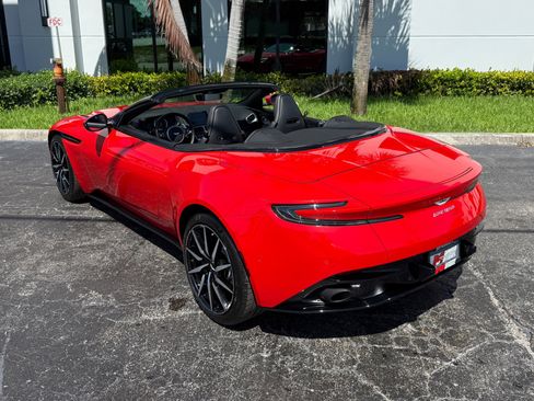 Used 2020 Aston Martin DB11 Volante RWD image 22