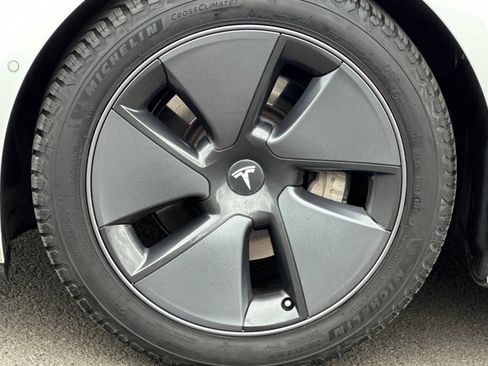 Used 2021 Tesla Model 3 Standard Range Plus image 29