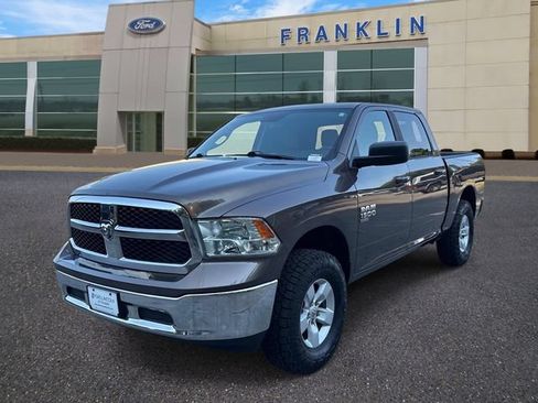 Used 2021 RAM 1500 Classic SLT AWD/4WD image 3