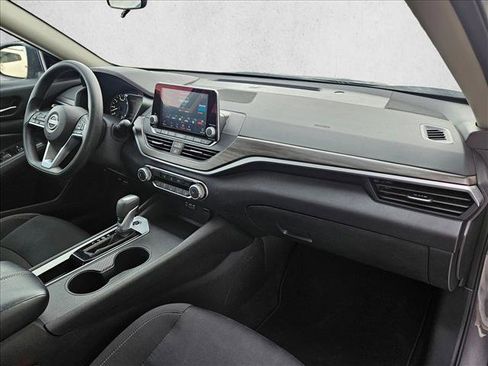 Used 2025 Nissan Altima 2.5 SV image 22