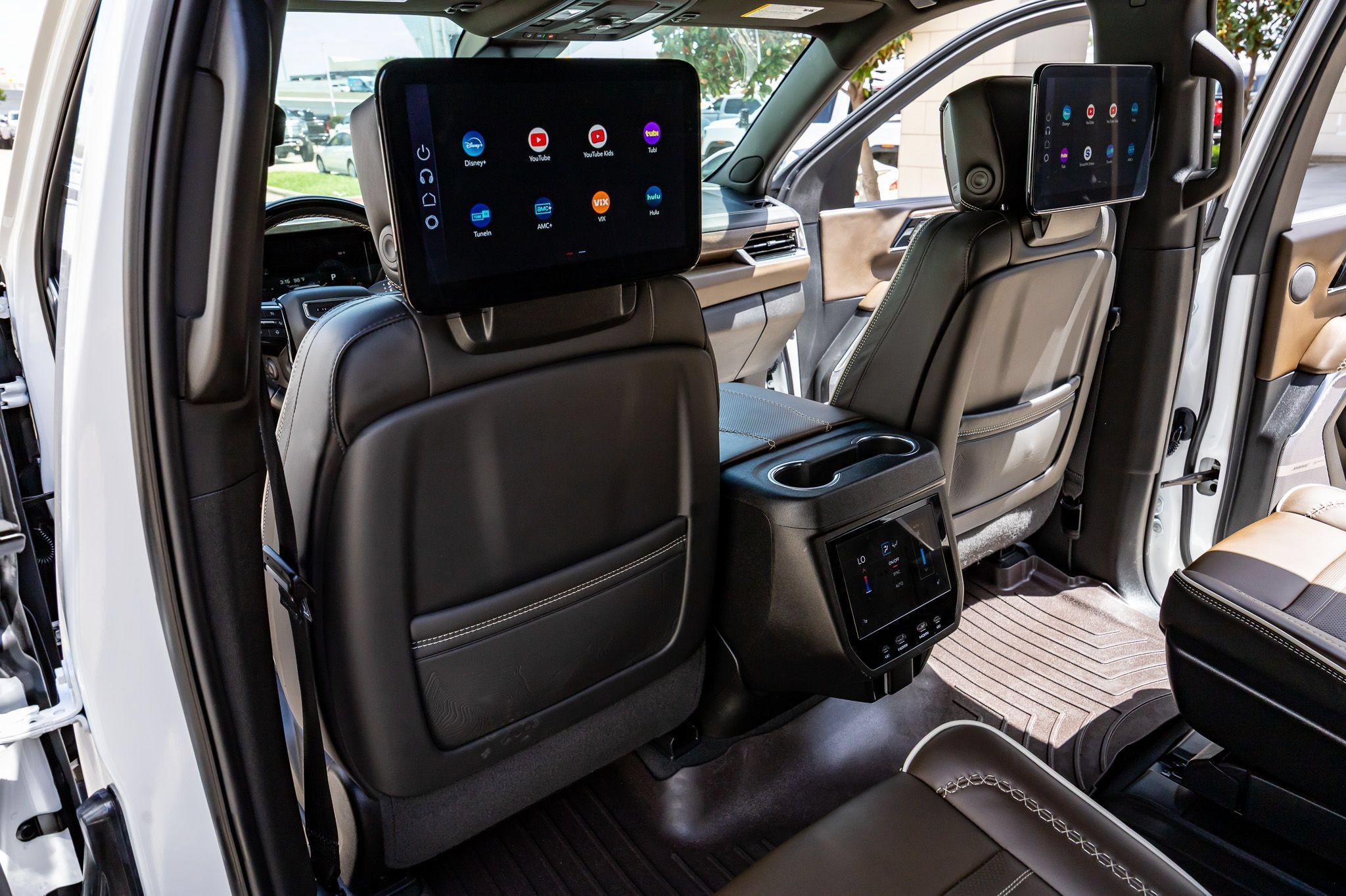 Used 2025 GMC Yukon Denali Ultimate AWD/4WD image 36