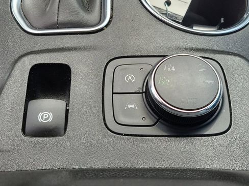Used 2023 Chevrolet Traverse LT w/ LPO, Floor Liner Package AWD/4WD image 33