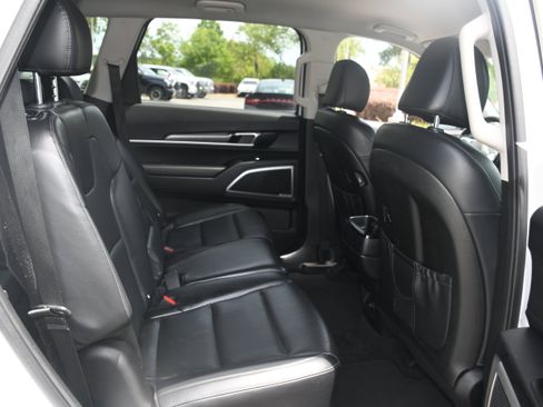 Used 2020 Kia Telluride LX FWD image 17