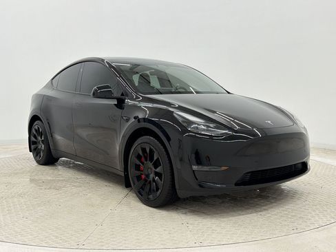 Used 2024 Tesla Model Y Long Range AWD/4WD image 7