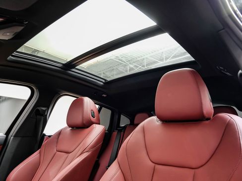 Used 2024 BMW X4 M40i w/ Shadowloine Package image 5