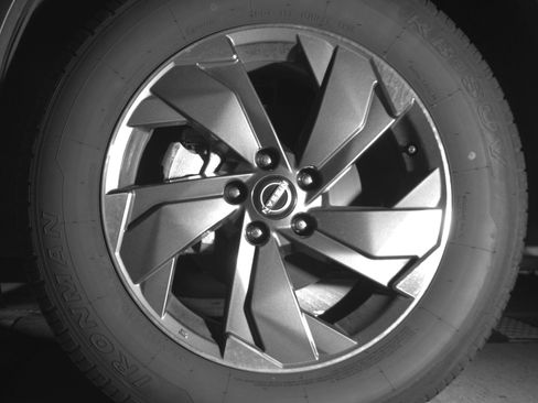 Used 2025 Nissan Rogue SV FWD image 12