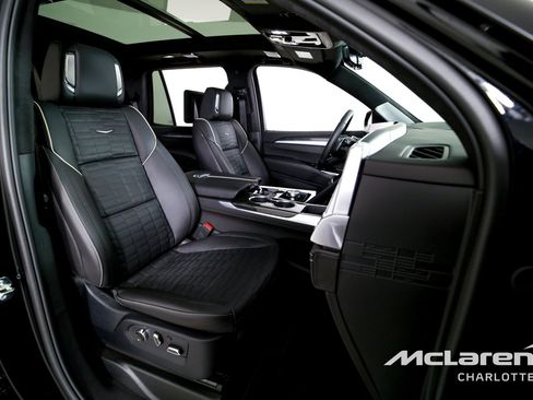 Used 2026 Cadillac Escalade V w/ LPO, ONYX Package AWD/4WD image 30