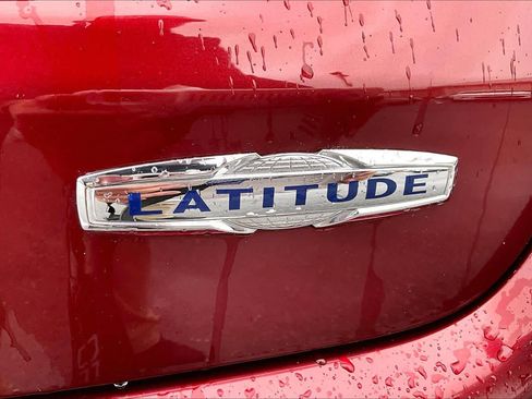 Used 2021 Jeep Compass Latitude w/ Driver Assistance Group image 9