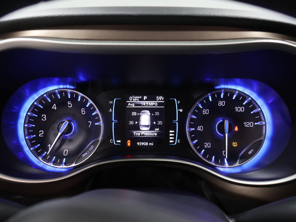 Used 2018 Chrysler Pacifica Touring Plus FWD image 45