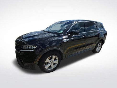 Used 2021 Kia Sorento LX FWD image 4