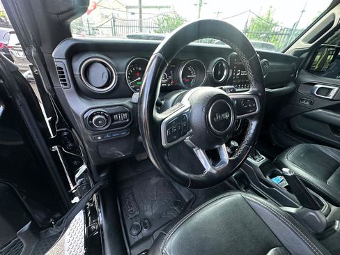 Used 2021 Jeep Wrangler Unlimited Sahara w/ Safety Group AWD/4WD image 8