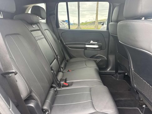 Used 2025 Mercedes-Benz GLB 250 image 9