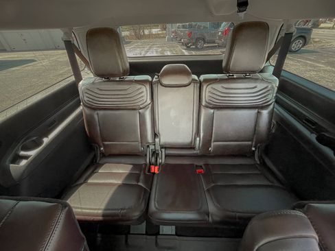 Used 2025 Ford Expedition Max Platinum w/ Platinum Ultimate Package image 13