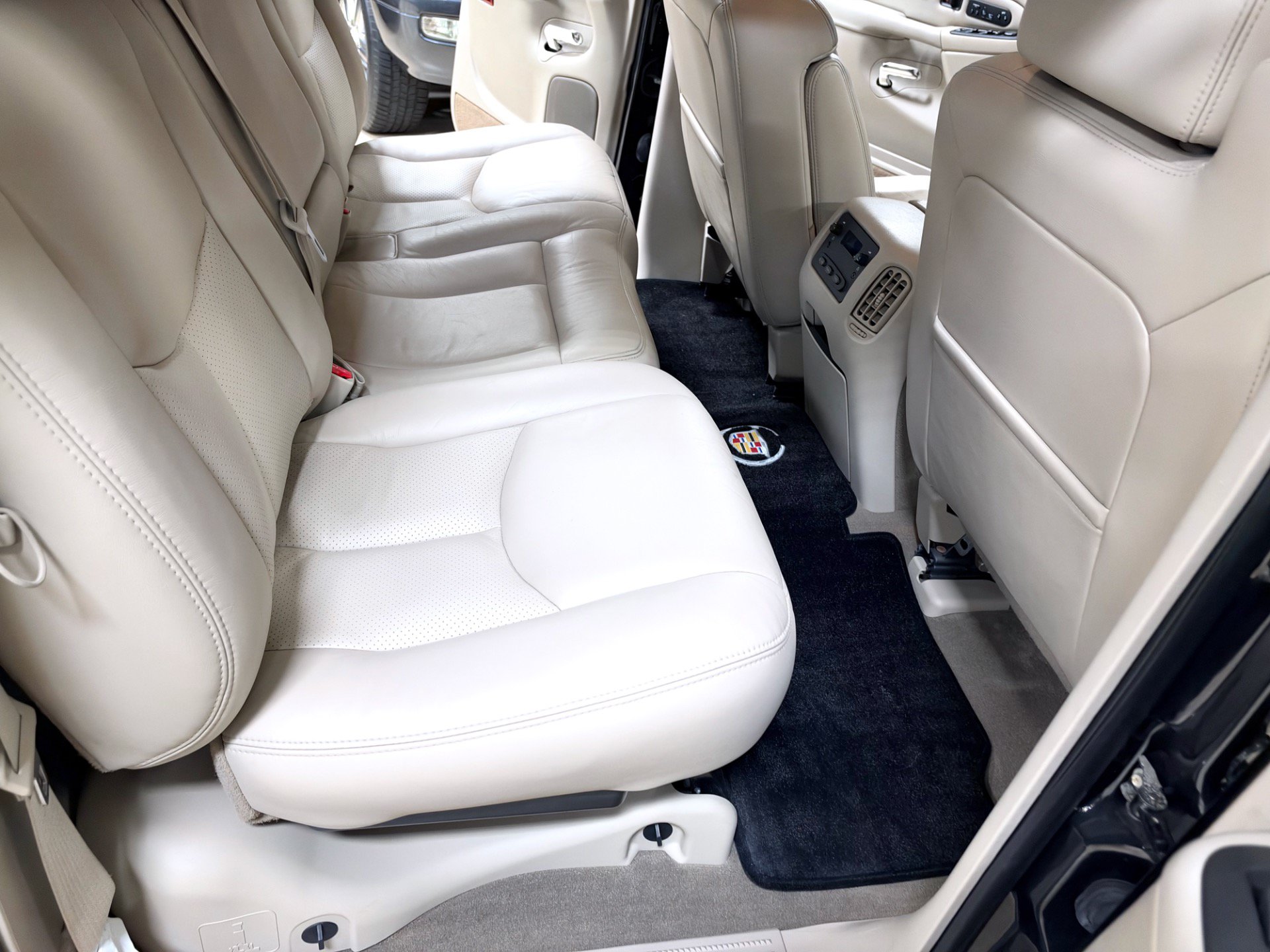 Used 2005 Cadillac Escalade EXT AWD/4WD image 27