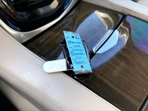 Used 2019 Cadillac Escalade Premium Luxury RWD image 15