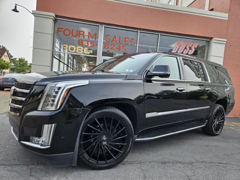 Used 2017 Cadillac Escalade ESV 4WD image 1