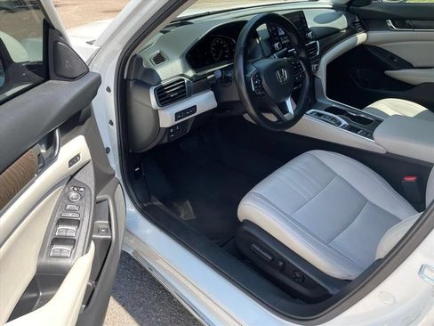 Used 2021 Honda Accord Touring image 7