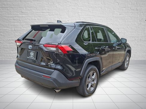 Used 2024 Toyota RAV4 LE AWD/4WD image 6
