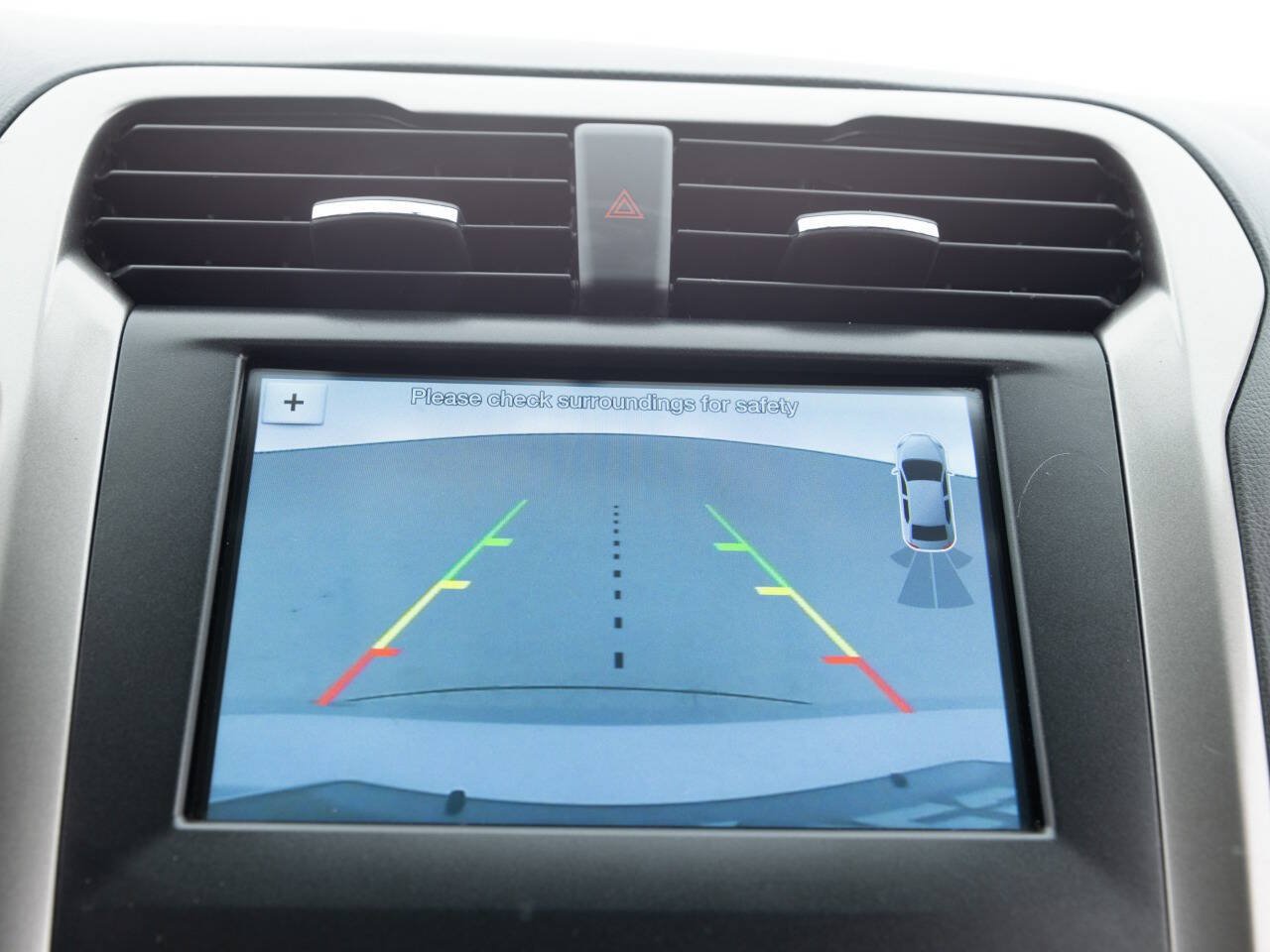 Used 2018 Ford Fusion SE w/ Fusion SE Technology Package FWD image 32