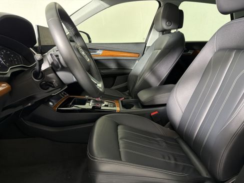 Used 2023 Audi Q5 2.0T Premium w/ Convenience Package AWD/4WD image 10