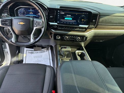 Used 2024 Chevrolet Silverado 1500 LT w/ Z71 Off-Road Package AWD/4WD image 10