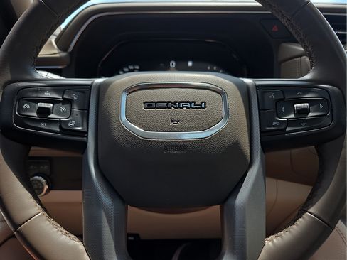 Used 2023 GMC Yukon XL Denali AWD/4WD image 19