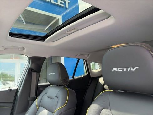 Used 2024 Chevrolet Trax ACTIV w/ Sunroof Package FWD image 15
