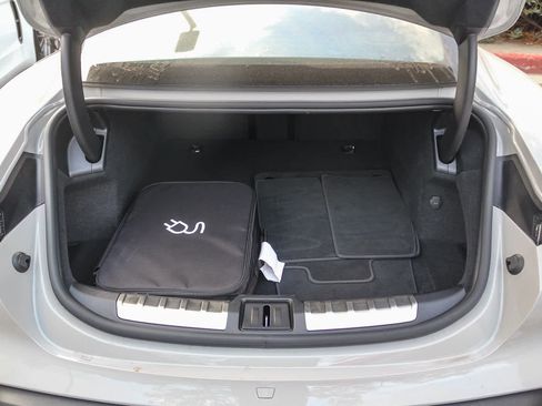 Used 2025 Porsche Taycan image 18